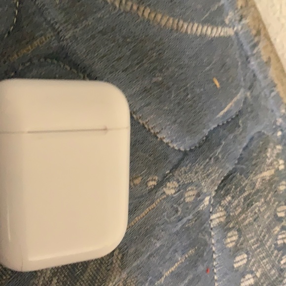 Airpods - Picture 1 of 2